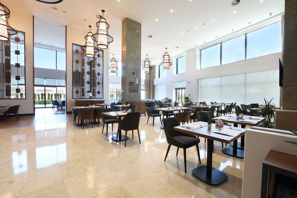 Hilton Garden Inn 아디야만 레스토랑 사진